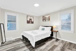 3BR Royal Oak Bungalow | Sleeps 8, Golf & Downtown - Image 4