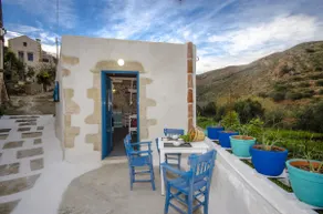 Trigono Luxury House - Image 5