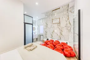 Romantic, Cozy Jacuzzi, Home Cinema, Paris 10 min - Image 5