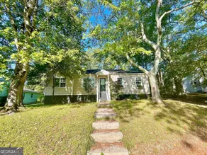 Cozy & Convenient LaGrange Home - Image 2