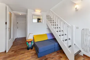 Duplex with stunning lake and mountain views - Image 3