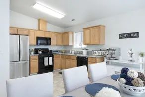 The Poppy House 4bd near NAS - Image 3