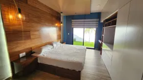 A spacious house in the downtown area - Image 2