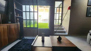 A spacious house in the downtown area - Image 5
