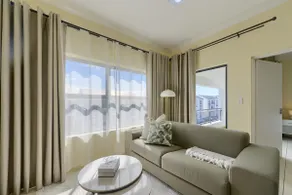 Chic & Cozy Apartment with Pool & Balcony - The Sandown - Image 5