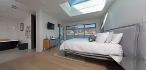 Nest Luxury Modern Lake House - Image 3