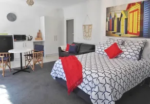 Couple's Retreat/Pet friendly - Image 2