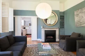 Spacious Centrally Located Retreat - Shepton House - Image 2