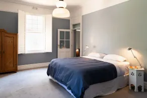 Spacious Centrally Located Retreat - Shepton House - Image 3