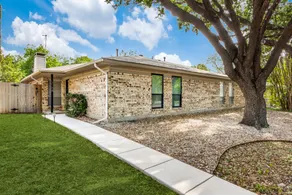 Royal Stay Awaits-Stylish & Cozy 3BR - Image 3