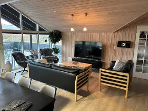 Mr. Madsen's Bathhouse - beach H1 Grønhøj - Image 2