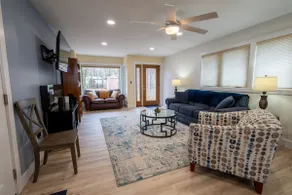 Lakeside Bluff House +Private Suite - Image 2