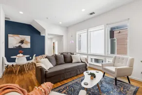 The Indigo 2BDTownhouse DownTown Walkable - Image 5