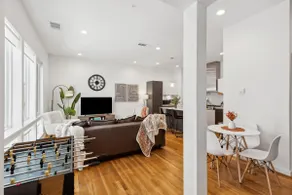 The Indigo 2BDTownhouse DownTown Walkable - Image 4