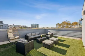 Aquara 2BD Townhouse DownTown Walkable - Image 3