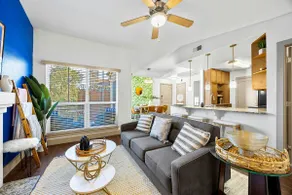 Top Floor | 2bd-2ba | Gym| Pool| HotTub |by Zilker - Image 2