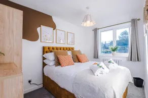 Gorgeous Home in Chester Sleeps 6 With Parking - Image 3