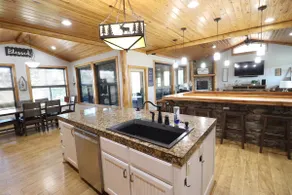 Spacious Retreat on Caddo River, Amity - Image 2