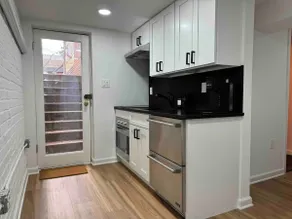 Cozy Modern Studio, Capitol Hill - Image 4