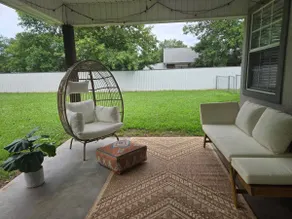 Pet Paradise on Main: Fenced Yard Included! - Image 3