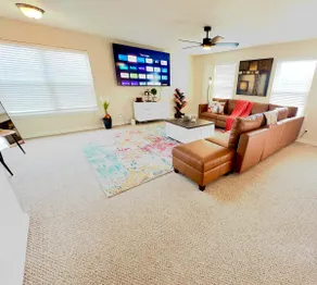Big Yard w/Pool, Patio, PingPong, Pool Table+ - Image 4