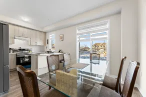 Eagles Cove: Stylish 4B/2.5B, Kitchen, Parking! - Image 3
