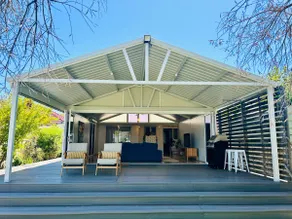 Bayside Beach Retreat - Image 4