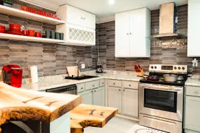 Luxury Retreat: Royal Comfort & Modern Amenities - Image 4