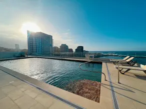 Beachfront studio with pool - Image 3