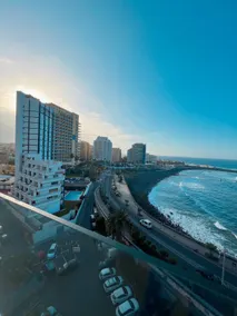 Beachfront studio with pool - Image 4