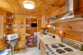 Cozy Little Red Cabin Next to Cave Rock Lake Tahoe - Image 5