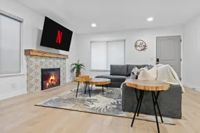 Modern Home 6 Min to ONT Airport - Image 2