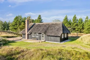 Idyllic thatched cottage in beautiful nature - Image 4