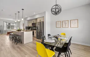 Lux Modern 3 Bed Home | Family Friendly | BDRM AC - Image 2