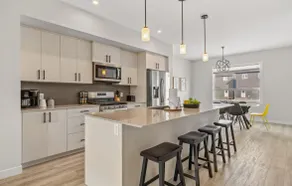 Lux Modern 3 Bed Home | Family Friendly | BDRM AC - Image 3