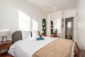 Bright & Design Apartment – 3 min Metro L11 - Image 2