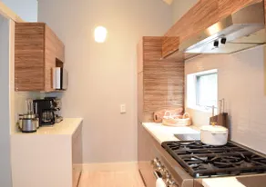 Warm and cozy home w/ mountain views - Image 5