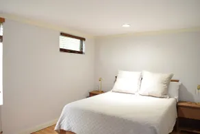 Warm and cozy home w/ mountain views - Image 4
