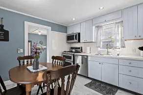 Charming One Bedroom Home - Image 4