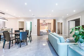 Chic & Cozy 2-Bedroom Retreat | Heart of Vancouver - Image 2