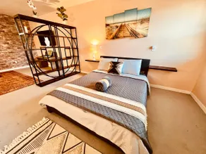 Bohemian Guesthouse + Full Kitchen + Pet Friendly - Image 4