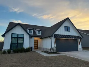 Your Perfect Home Away From Home · Owasso, OK - Image 5