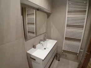 Deluxe apartment with all amenities - Image 2