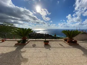 Detached house with a sea view - Image 2