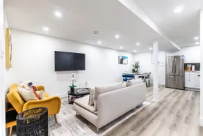 Modern & Cozy 2 BR Niagara Getaway W/ King Bed - Image 2