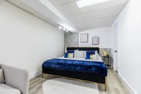 Modern & Cozy 2 BR Niagara Getaway W/ King Bed - Image 4