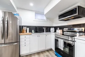 Modern & Cozy 2 BR Niagara Getaway W/ King Bed - Image 3