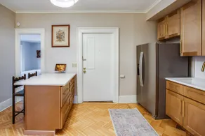 Victorian Retreat Walking Distance to Park Ave! - Image 5