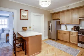 Victorian Retreat Walking Distance to Park Ave! - Image 3