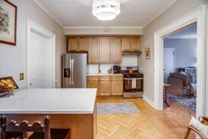 Victorian Retreat Walking Distance to Park Ave! - Image 4